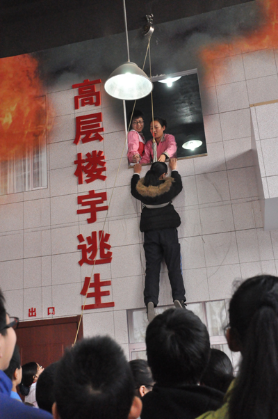 高层楼宇缓降器